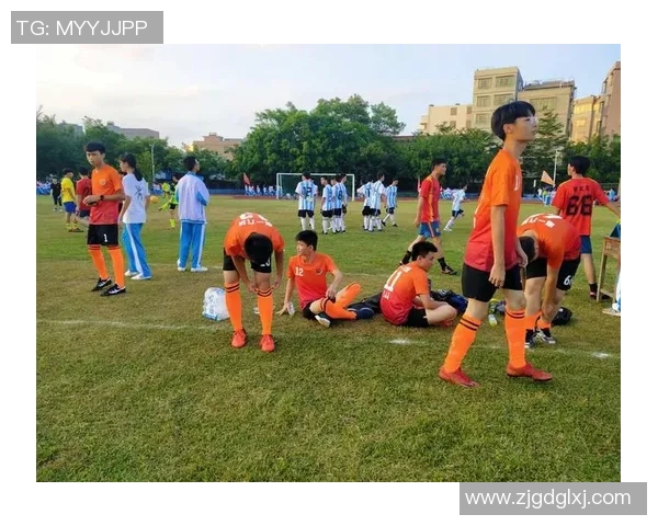 荷兰足球明星阿迈的辉煌历程与对足球的热爱之路