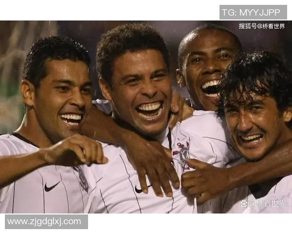 足球明星与小罗的偶遇瞬间揭示了足球世界的友谊与激情